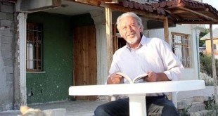Emekli Eğitimci, Köyüne Kütüphane Kurdu