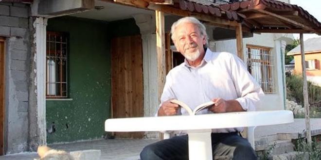 Emekli Eğitimci, Köyüne Kütüphane Kurdu