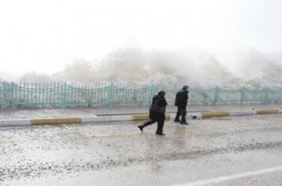 Antalya'da Öğrencilere Fırtına Uyarısı