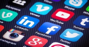 Gençler En Az 3 Saat Sosyal Medyada Vakit Geçiriyor